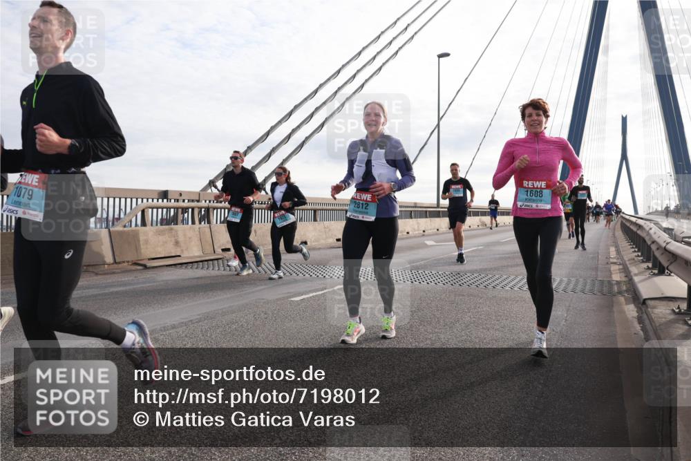 03.10.2024 - Köhlbrandbrückenlauf Matties Gatica Varas http://msf.ph/oto/7198012 03.10.2024 09:28:57 Position 2 1079, 2812, 1855, 1608 meine-sportfotos.de