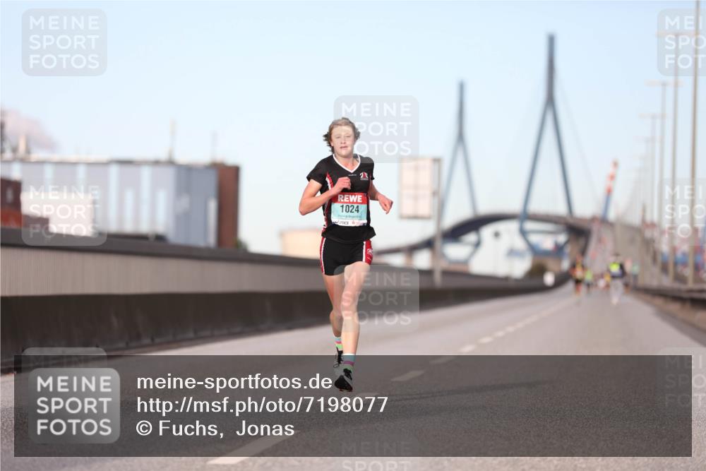 03.10.2024 - Köhlbrandbrückenlauf Fuchs,  Jonas http://msf.ph/oto/7198077 03.10.2024 09:37:02 Position 3 1024 meine-sportfotos.de
