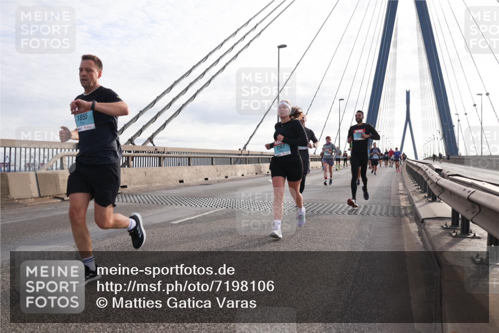 03.10.2024 - Köhlbrandbrückenlauf Matties Gatica Varas http://msf.ph/oto/7198106 03.10.2024 09:28:59 Position 2 1855, 2167, 1773 meine-sportfotos.de