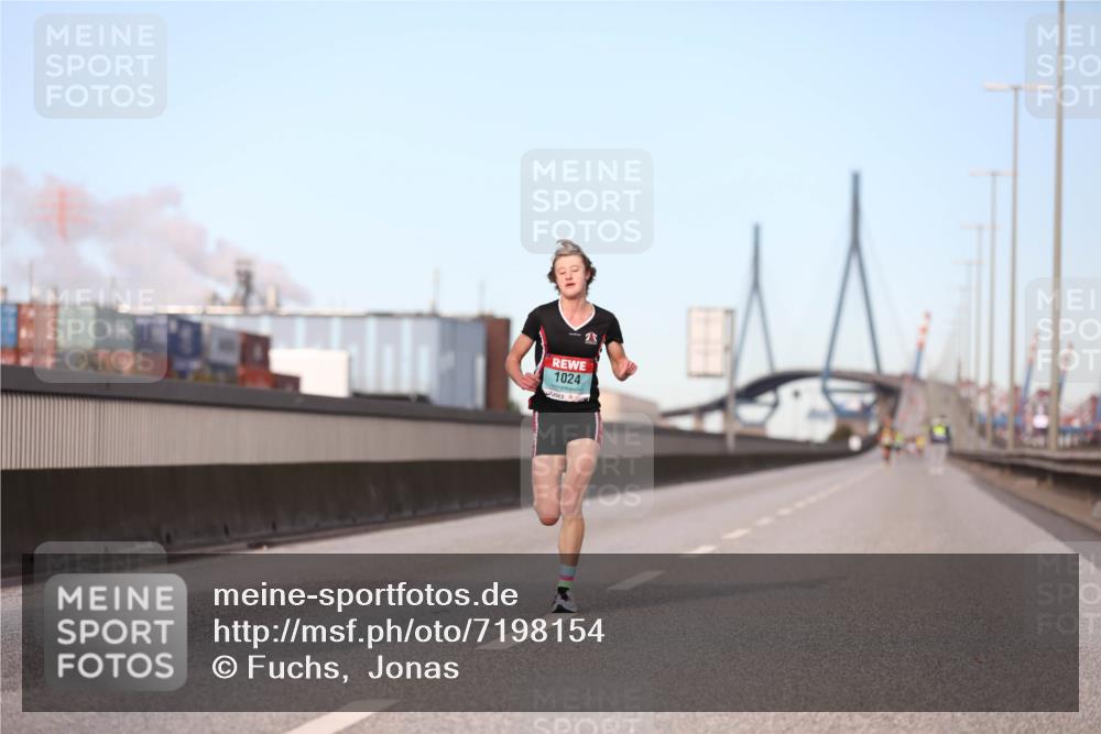 03.10.2024 - Köhlbrandbrückenlauf Fuchs,  Jonas http://msf.ph/oto/7198154 03.10.2024 09:37:03 Position 3 1024 meine-sportfotos.de