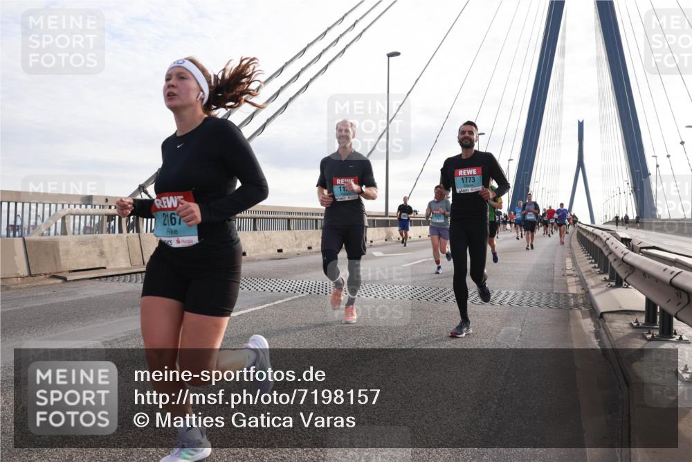 03.10.2024 - Köhlbrandbrückenlauf Matties Gatica Varas http://msf.ph/oto/7198157 03.10.2024 09:29:00 Position 2 2167, 11, 1773 meine-sportfotos.de