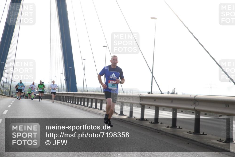 03.10.2024 - Köhlbrandbrückenlauf Jannik Wohlers http://msf.ph/oto/7198358 03.10.2024 09:19:40 Position 1 1155 meine-sportfotos.de