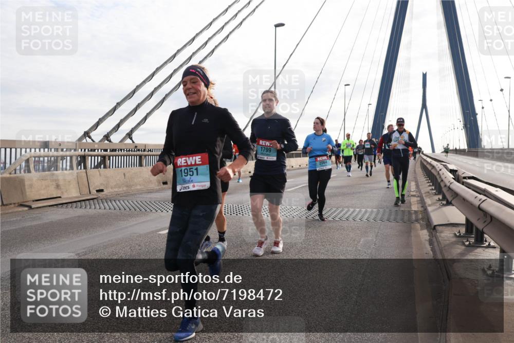 03.10.2024 - Köhlbrandbrückenlauf Matties Gatica Varas http://msf.ph/oto/7198472 03.10.2024 09:29:12 Position 2 1951, 1799, 2064 meine-sportfotos.de