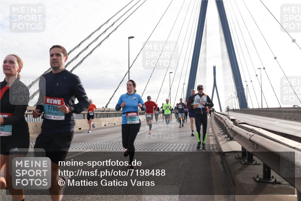 03.10.2024 - Köhlbrandbrückenlauf Matties Gatica Varas http://msf.ph/oto/7198488 03.10.2024 09:29:12 Position 2 1799, 2064, 20 meine-sportfotos.de