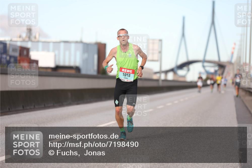 03.10.2024 - Köhlbrandbrückenlauf Fuchs,  Jonas http://msf.ph/oto/7198490 03.10.2024 09:37:40 Position 3 1018 meine-sportfotos.de