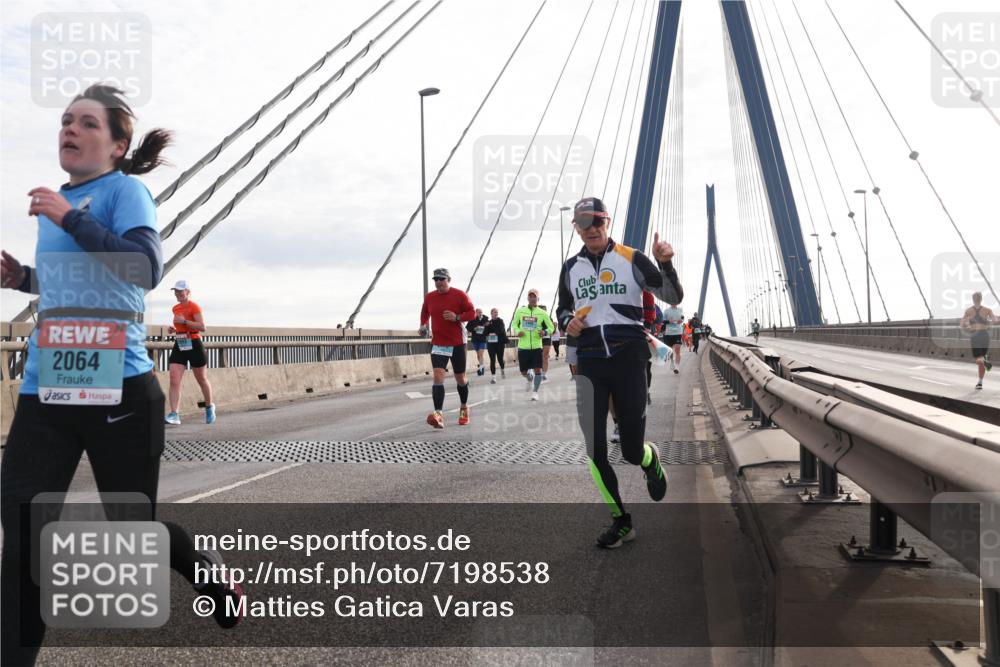 03.10.2024 - Köhlbrandbrückenlauf Matties Gatica Varas http://msf.ph/oto/7198538 03.10.2024 09:29:13 Position 2 2064 meine-sportfotos.de