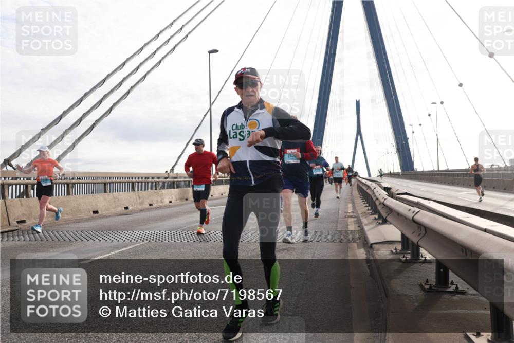 03.10.2024 - Köhlbrandbrückenlauf Matties Gatica Varas http://msf.ph/oto/7198567 03.10.2024 09:29:14 Position 2 243 meine-sportfotos.de