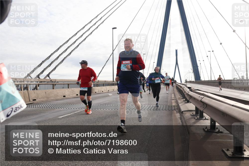 03.10.2024 - Köhlbrandbrückenlauf Matties Gatica Varas http://msf.ph/oto/7198600 03.10.2024 09:29:15 Position 2 24, 1869 meine-sportfotos.de