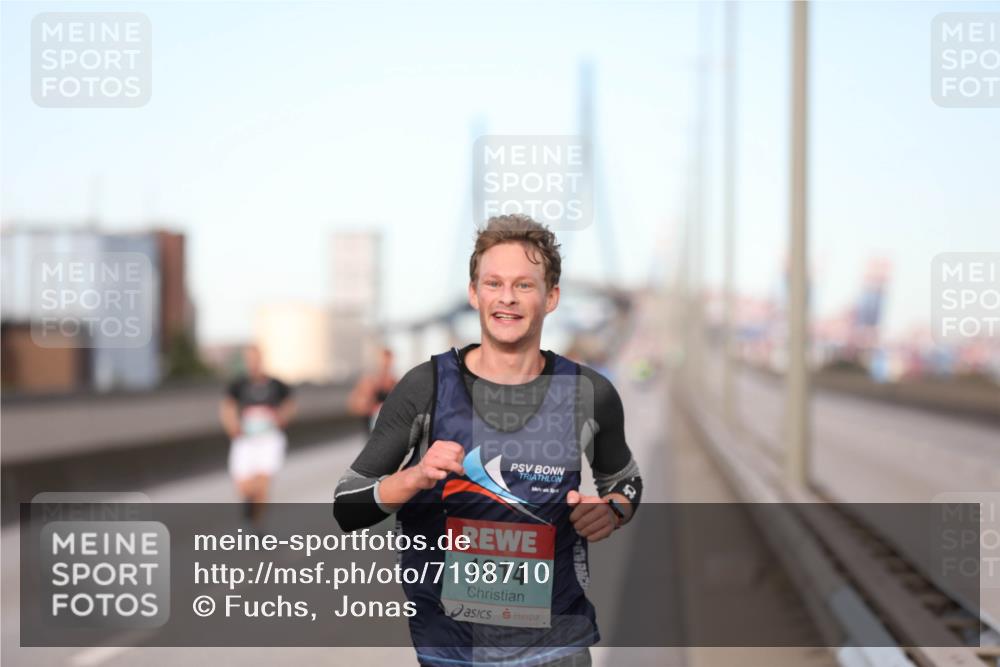 03.10.2024 - Köhlbrandbrückenlauf Fuchs,  Jonas http://msf.ph/oto/7198710 03.10.2024 09:37:56 Position 3 1014 meine-sportfotos.de