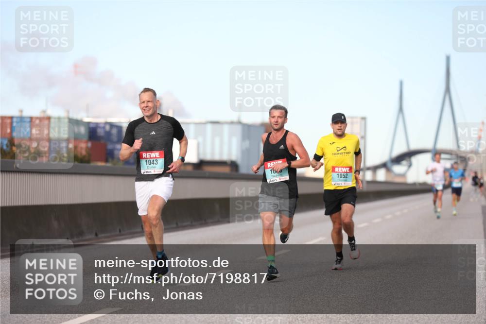 03.10.2024 - Köhlbrandbrückenlauf Fuchs,  Jonas http://msf.ph/oto/7198817 03.10.2024 09:38:00 Position 3 1043, 10, 1052 meine-sportfotos.de