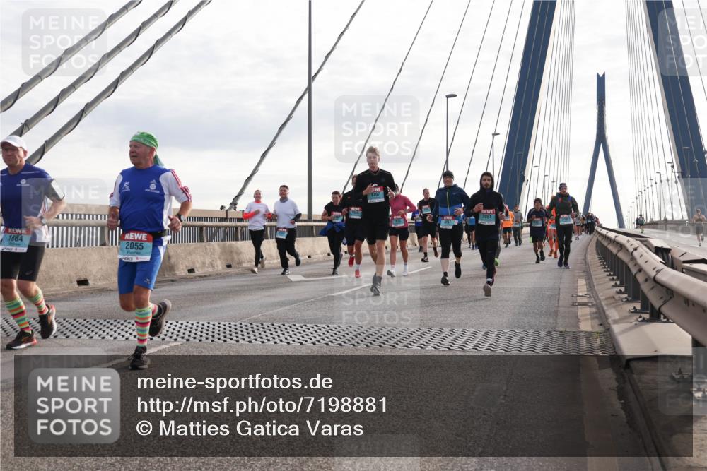 03.10.2024 - Köhlbrandbrückenlauf Matties Gatica Varas http://msf.ph/oto/7198881 03.10.2024 09:29:21 Position 2 1664, 2055, 1767, 3051, 2237 meine-sportfotos.de