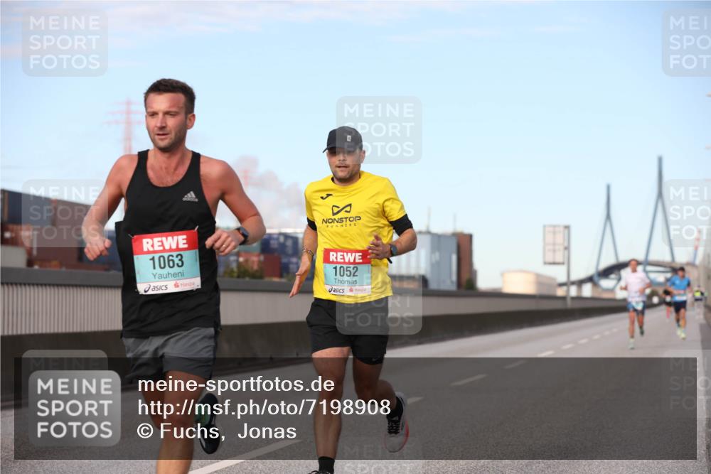03.10.2024 - Köhlbrandbrückenlauf Fuchs,  Jonas http://msf.ph/oto/7198908 03.10.2024 09:38:03 Position 3 1063, 1052 meine-sportfotos.de