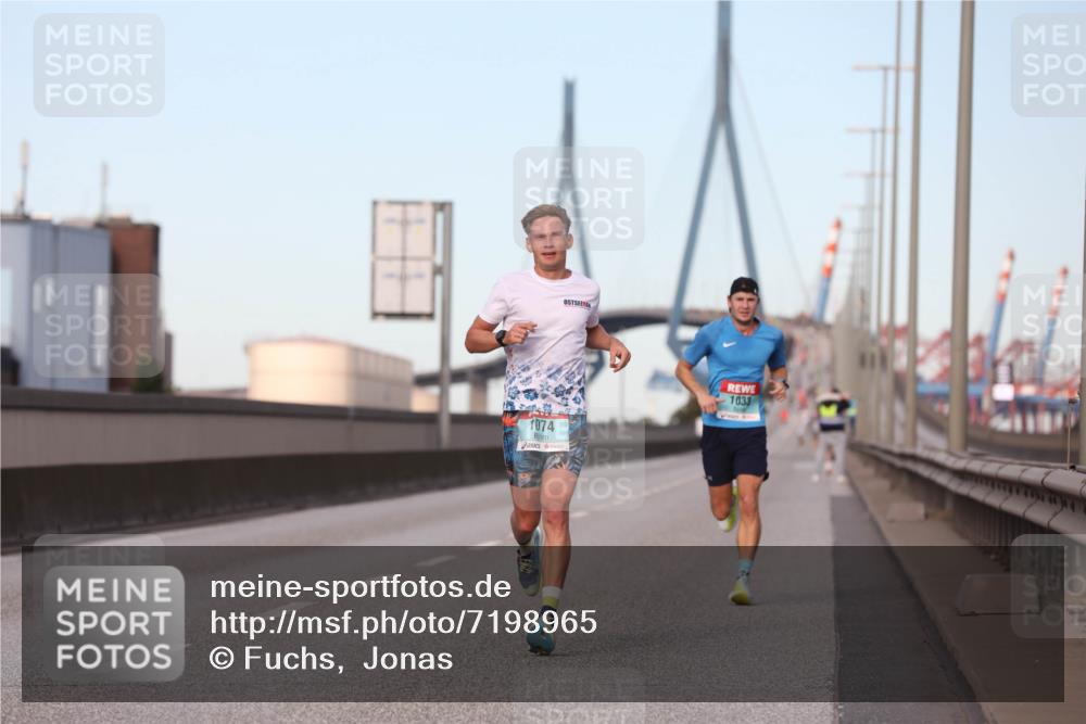 03.10.2024 - Köhlbrandbrückenlauf Fuchs,  Jonas http://msf.ph/oto/7198965 03.10.2024 09:38:06 Position 3 1074, 1033 meine-sportfotos.de