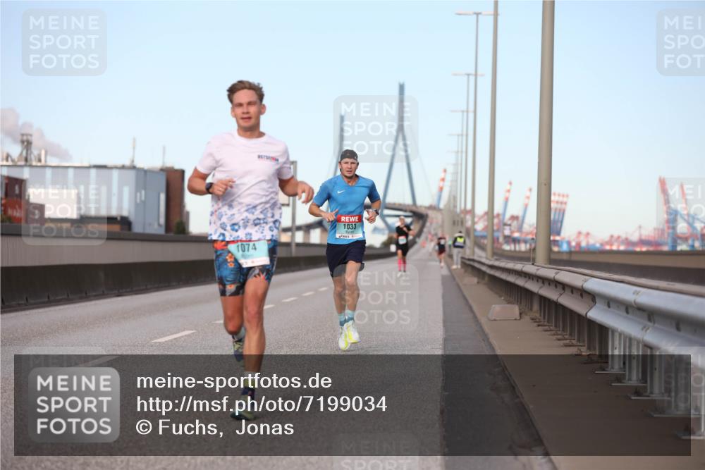 03.10.2024 - Köhlbrandbrückenlauf Fuchs,  Jonas http://msf.ph/oto/7199034 03.10.2024 09:38:09 Position 3 1074, 1033 meine-sportfotos.de