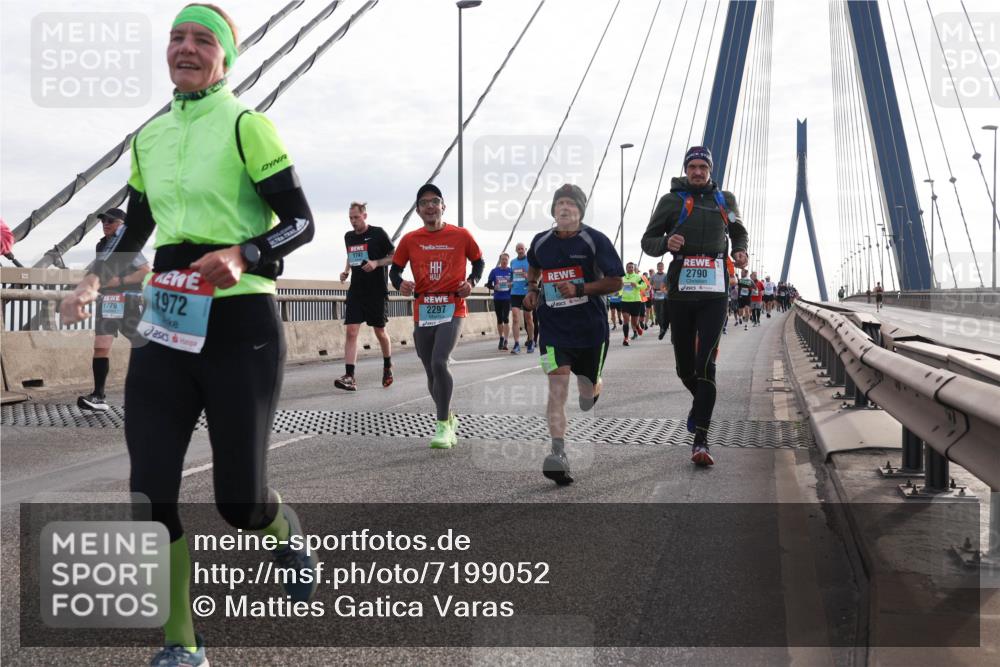 03.10.2024 - Köhlbrandbrückenlauf Matties Gatica Varas http://msf.ph/oto/7199052 03.10.2024 09:29:25 Position 2 1779, 1972, 1741, 2297, 2790 meine-sportfotos.de