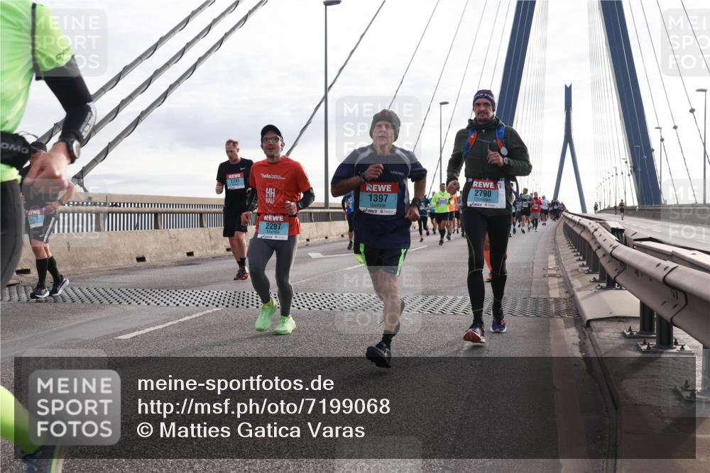 03.10.2024 - Köhlbrandbrückenlauf Matties Gatica Varas http://msf.ph/oto/7199068 03.10.2024 09:29:25 Position 2 1779, 1741, 1397, 2790, 2297 meine-sportfotos.de