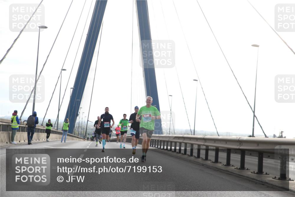 03.10.2024 - Köhlbrandbrückenlauf Jannik Wohlers http://msf.ph/oto/7199153 03.10.2024 09:19:56 Position 1 1334, 1088 meine-sportfotos.de