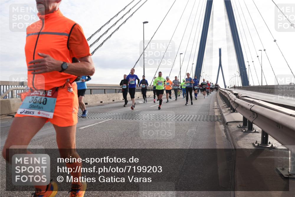 03.10.2024 - Köhlbrandbrückenlauf Matties Gatica Varas http://msf.ph/oto/7199203 03.10.2024 09:29:28 Position 2 3640 meine-sportfotos.de