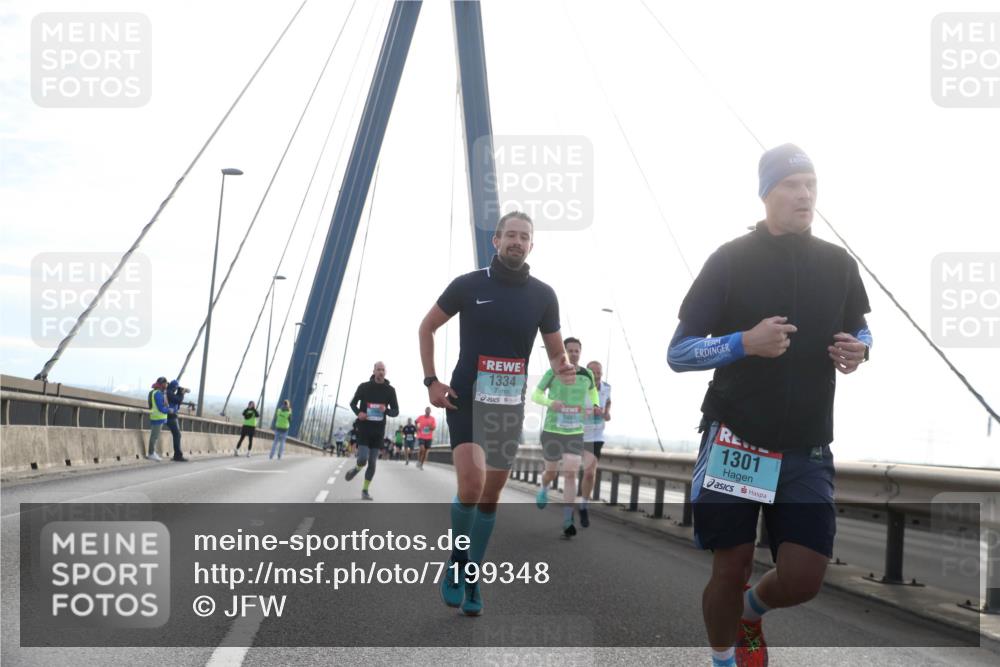 03.10.2024 - Köhlbrandbrückenlauf Jannik Wohlers http://msf.ph/oto/7199348 03.10.2024 09:20:00 Position 1 1334, 1301 meine-sportfotos.de
