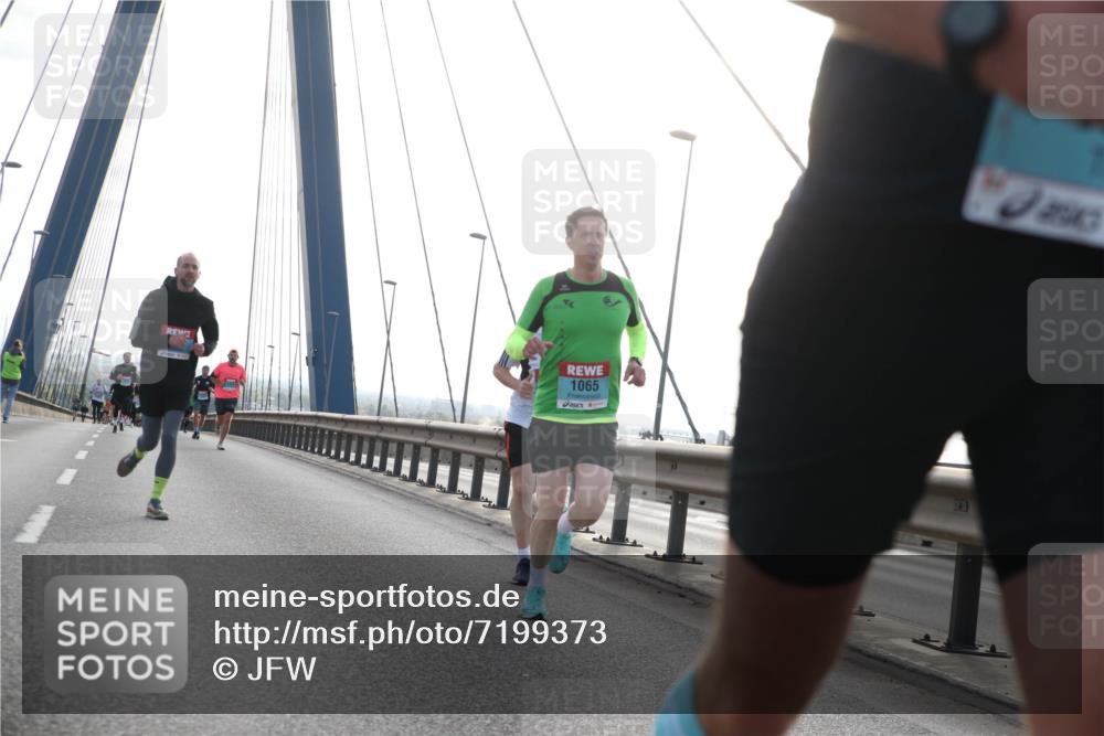 03.10.2024 - Köhlbrandbrückenlauf Jannik Wohlers http://msf.ph/oto/7199373 03.10.2024 09:20:01 Position 1 1065, 20 meine-sportfotos.de