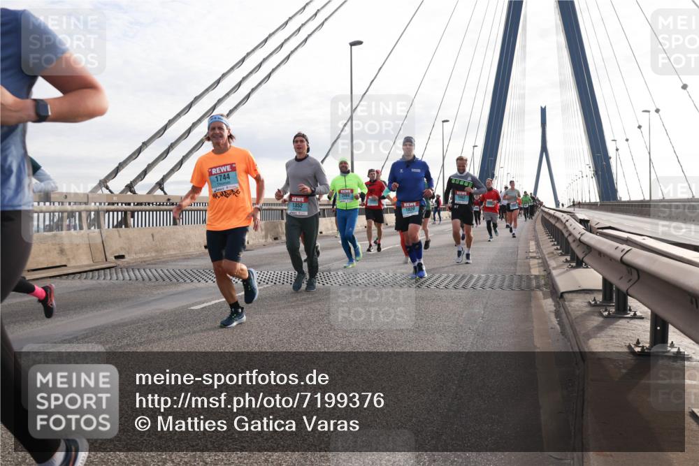 03.10.2024 - Köhlbrandbrückenlauf Matties Gatica Varas http://msf.ph/oto/7199376 03.10.2024 09:29:32 Position 2 1744, 2460, 1352, 1820 meine-sportfotos.de