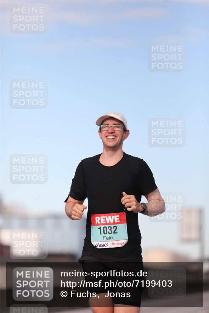 03.10.2024 - Köhlbrandbrückenlauf Fuchs,  Jonas http://msf.ph/oto/7199403 03.10.2024 09:38:23 Position 3 1032 meine-sportfotos.de