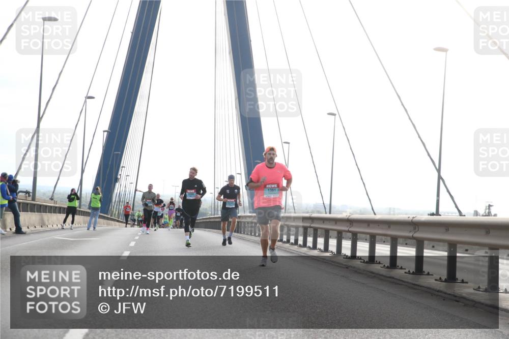 03.10.2024 - Köhlbrandbrückenlauf Jannik Wohlers http://msf.ph/oto/7199511 03.10.2024 09:20:07 Position 1 1141, 1361 meine-sportfotos.de