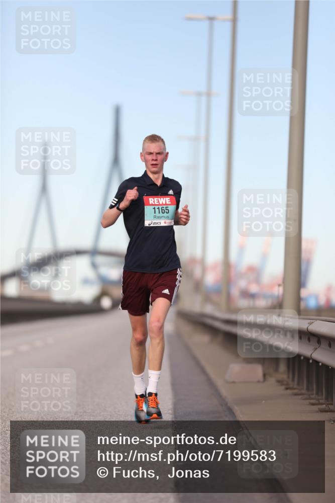 03.10.2024 - Köhlbrandbrückenlauf Fuchs,  Jonas http://msf.ph/oto/7199583 03.10.2024 09:38:33 Position 3 1165 meine-sportfotos.de