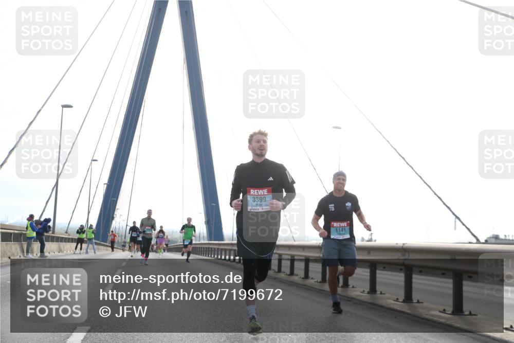 03.10.2024 - Köhlbrandbrückenlauf Jannik Wohlers http://msf.ph/oto/7199672 03.10.2024 09:20:11 Position 1 3399, 1141 meine-sportfotos.de