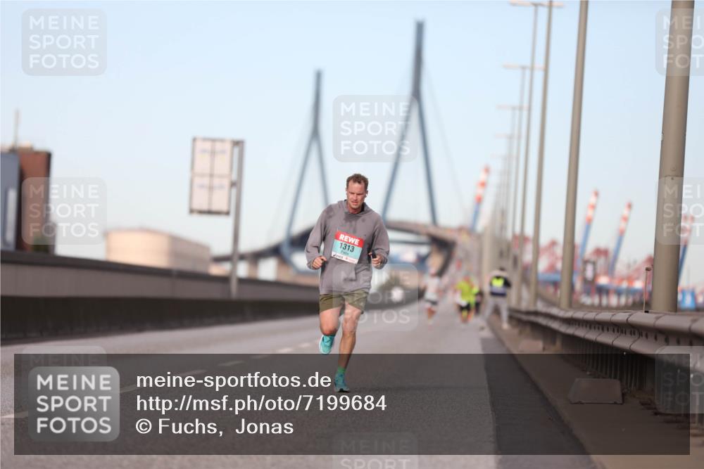 03.10.2024 - Köhlbrandbrückenlauf Fuchs,  Jonas http://msf.ph/oto/7199684 03.10.2024 09:38:47 Position 3 1313 meine-sportfotos.de