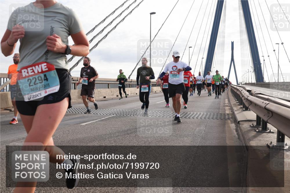 03.10.2024 - Köhlbrandbrückenlauf Matties Gatica Varas http://msf.ph/oto/7199720 03.10.2024 09:29:39 Position 2 2294, 1981, 1369, 3253 meine-sportfotos.de