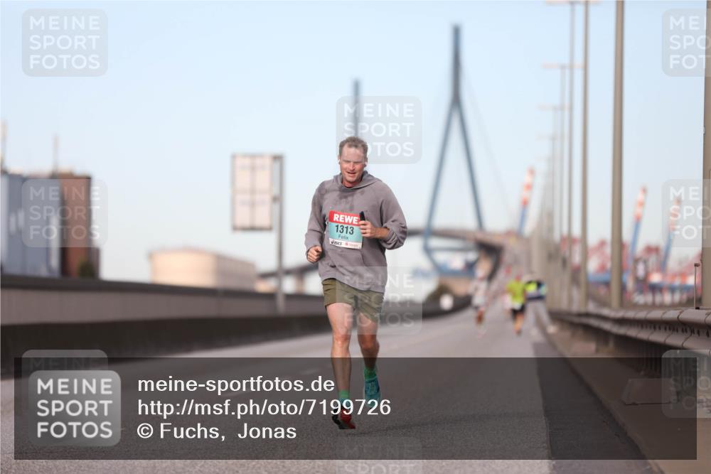 03.10.2024 - Köhlbrandbrückenlauf Fuchs,  Jonas http://msf.ph/oto/7199726 03.10.2024 09:38:49 Position 3 1313 meine-sportfotos.de