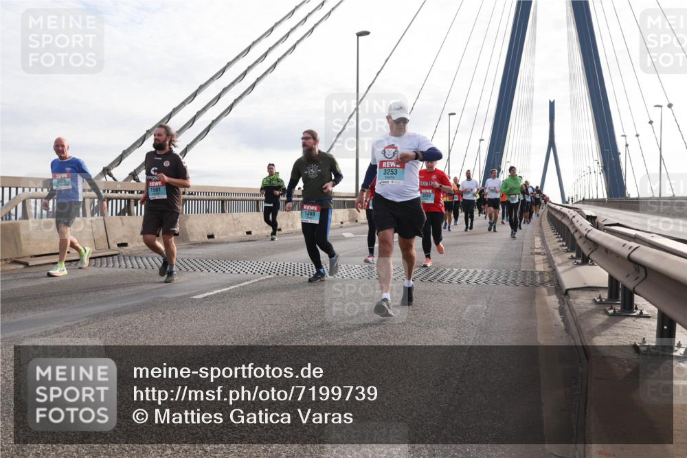 03.10.2024 - Köhlbrandbrückenlauf Matties Gatica Varas http://msf.ph/oto/7199739 03.10.2024 09:29:39 Position 2 2686, 1981, 1369, 3253, 2039 meine-sportfotos.de