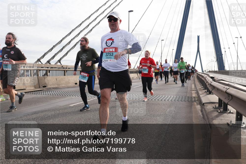 03.10.2024 - Köhlbrandbrückenlauf Matties Gatica Varas http://msf.ph/oto/7199778 03.10.2024 09:29:40 Position 2 1981, 1369, 3253, 2039 meine-sportfotos.de