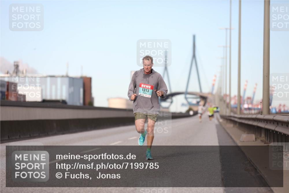 03.10.2024 - Köhlbrandbrückenlauf Fuchs,  Jonas http://msf.ph/oto/7199785 03.10.2024 09:38:50 Position 3 1313 meine-sportfotos.de