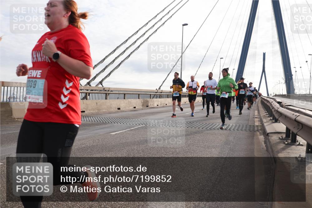 03.10.2024 - Köhlbrandbrückenlauf Matties Gatica Varas http://msf.ph/oto/7199852 03.10.2024 09:29:42 Position 2 6800 meine-sportfotos.de