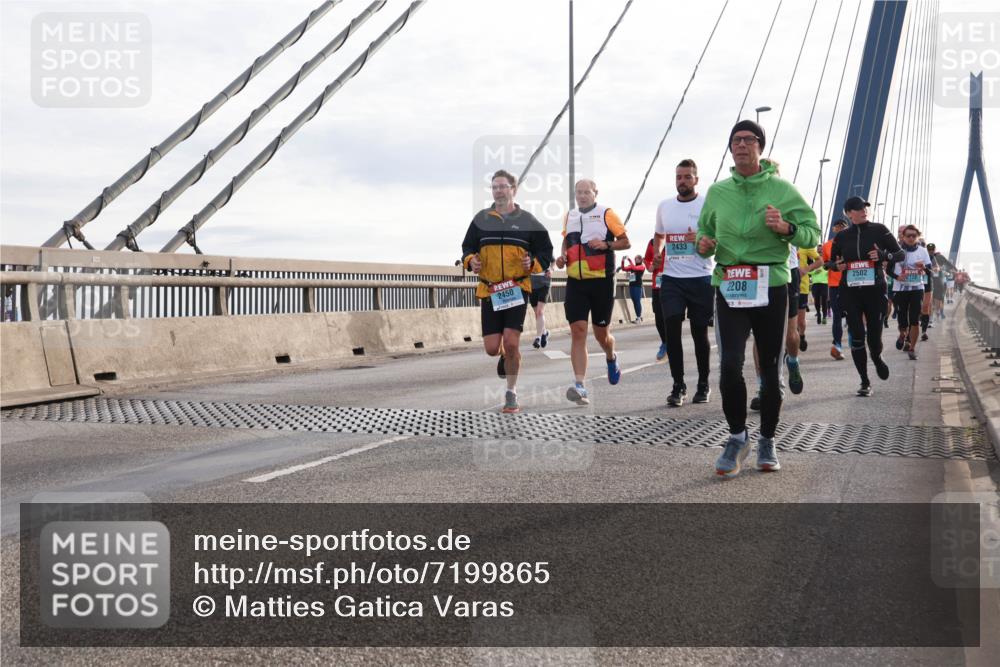 03.10.2024 - Köhlbrandbrückenlauf Matties Gatica Varas http://msf.ph/oto/7199865 03.10.2024 09:29:42 Position 2 2433, 2450, 2502, 2208, 2128 meine-sportfotos.de