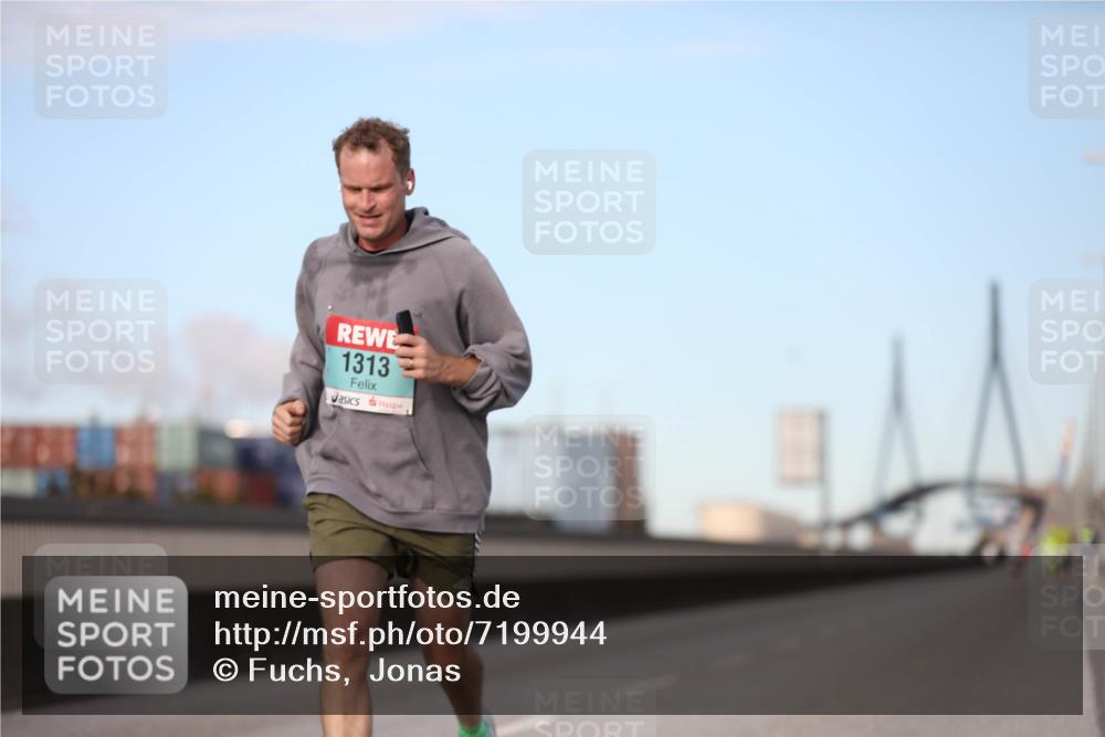 03.10.2024 - Köhlbrandbrückenlauf Fuchs,  Jonas http://msf.ph/oto/7199944 03.10.2024 09:38:52 Position 3 1313 meine-sportfotos.de