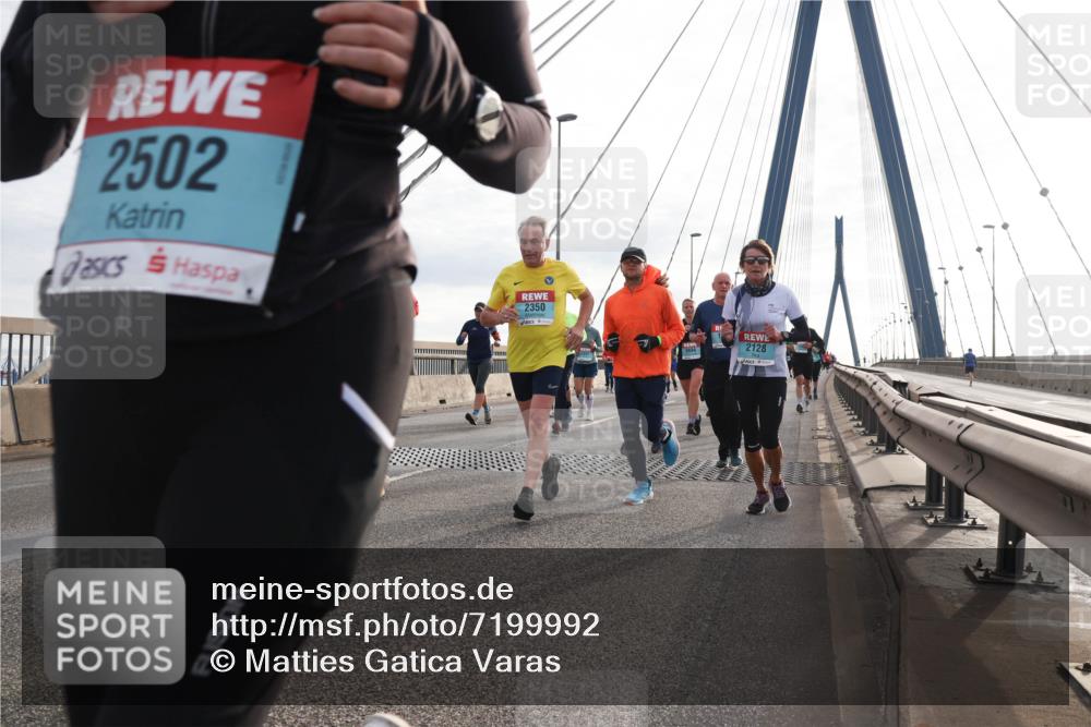 03.10.2024 - Köhlbrandbrückenlauf Matties Gatica Varas http://msf.ph/oto/7199992 03.10.2024 09:29:45 Position 2 2502, 2350, 2128 meine-sportfotos.de