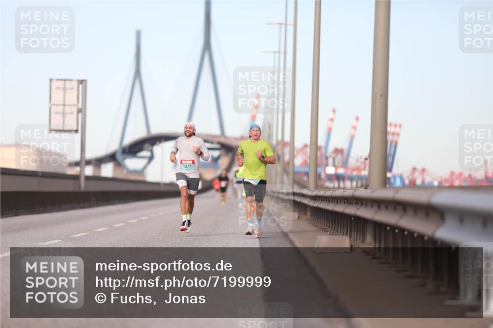 03.10.2024 - Köhlbrandbrückenlauf Fuchs,  Jonas http://msf.ph/oto/7199999 03.10.2024 09:39:04 Position 3 1377 meine-sportfotos.de