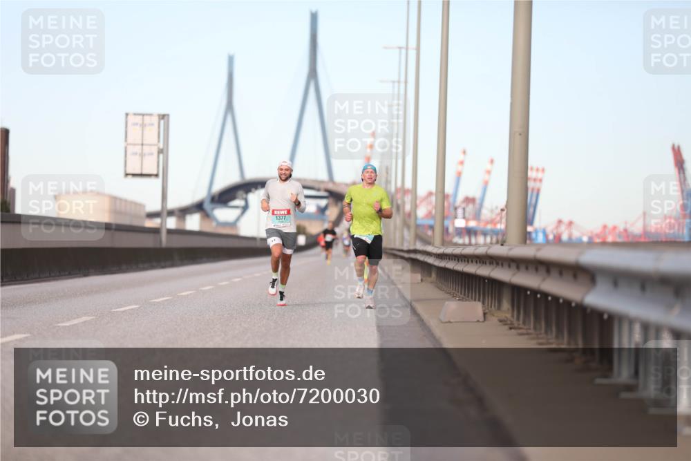 03.10.2024 - Köhlbrandbrückenlauf Fuchs,  Jonas http://msf.ph/oto/7200030 03.10.2024 09:39:05 Position 3 1377 meine-sportfotos.de