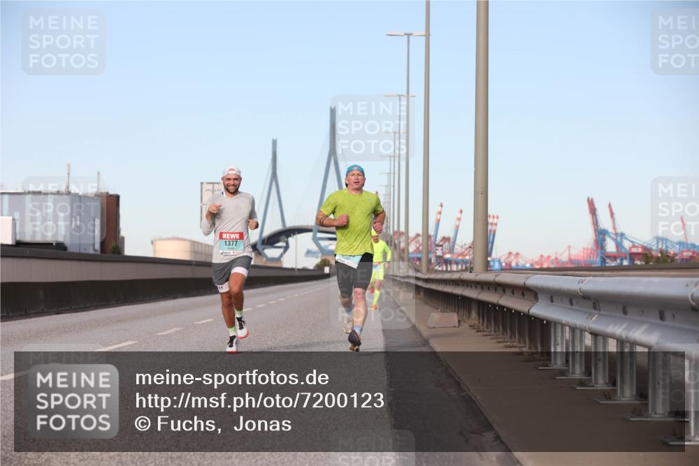 03.10.2024 - Köhlbrandbrückenlauf Fuchs,  Jonas http://msf.ph/oto/7200123 03.10.2024 09:39:08 Position 3 1377 meine-sportfotos.de