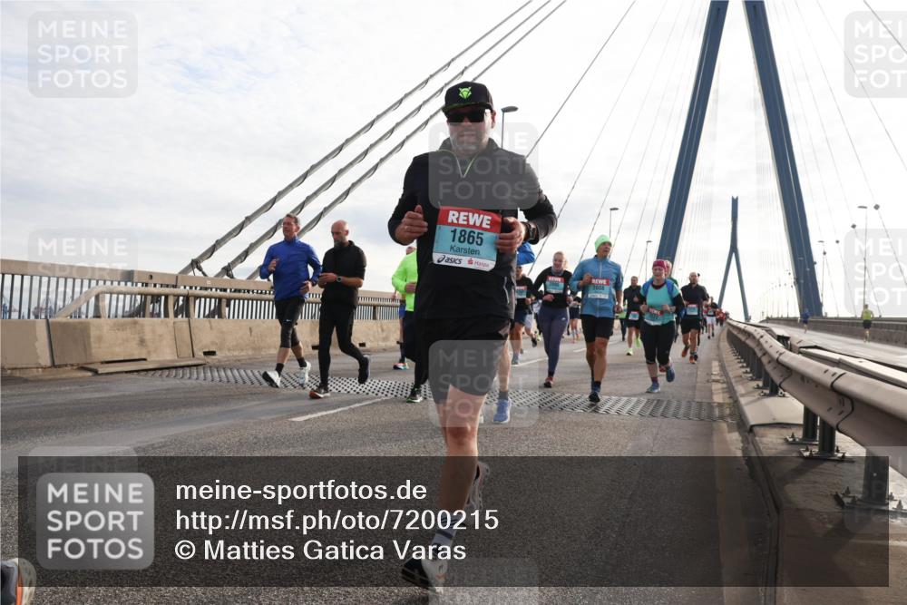 03.10.2024 - Köhlbrandbrückenlauf Matties Gatica Varas http://msf.ph/oto/7200215 03.10.2024 09:29:50 Position 2 1865, 2095, 2608 meine-sportfotos.de