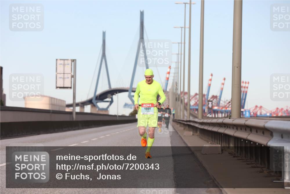 03.10.2024 - Köhlbrandbrückenlauf Fuchs,  Jonas http://msf.ph/oto/7200343 03.10.2024 09:39:13 Position 3 1051 meine-sportfotos.de