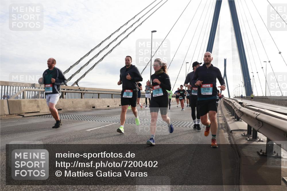 03.10.2024 - Köhlbrandbrückenlauf Matties Gatica Varas http://msf.ph/oto/7200402 03.10.2024 09:29:54 Position 2 1862, 2119, 2118, 1537, 3603 meine-sportfotos.de