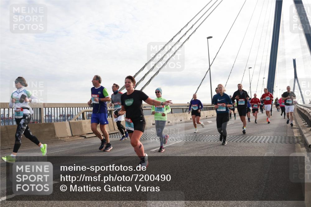 03.10.2024 - Köhlbrandbrückenlauf Matties Gatica Varas http://msf.ph/oto/7200490 03.10.2024 09:29:57 Position 2 1830, 263110, 2499, 2456 meine-sportfotos.de