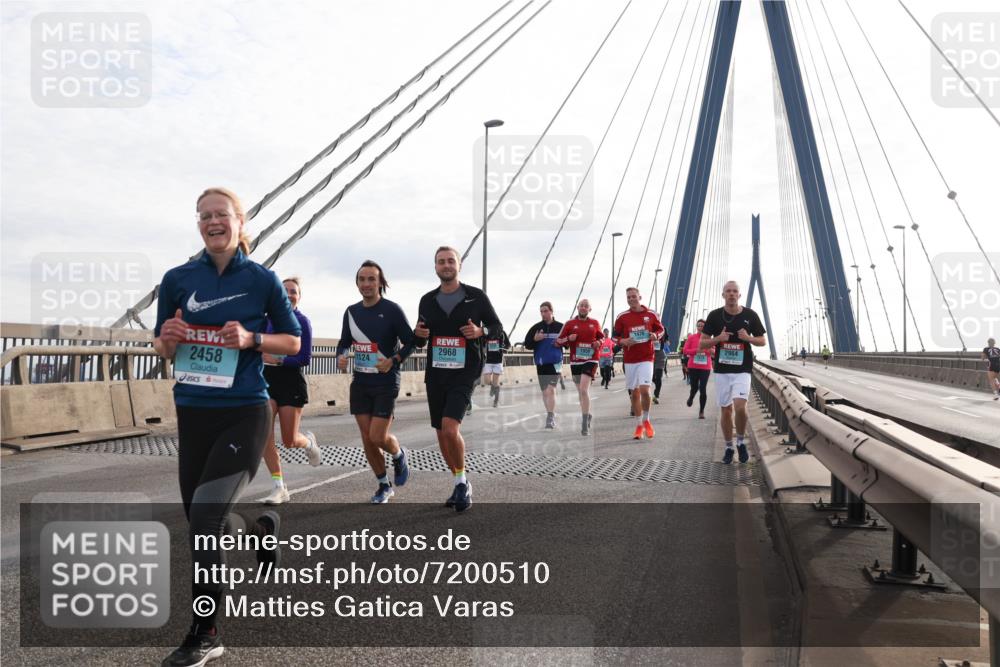 03.10.2024 - Köhlbrandbrückenlauf Matties Gatica Varas http://msf.ph/oto/7200510 03.10.2024 09:29:58 Position 2 2458, 2964, 2968 meine-sportfotos.de
