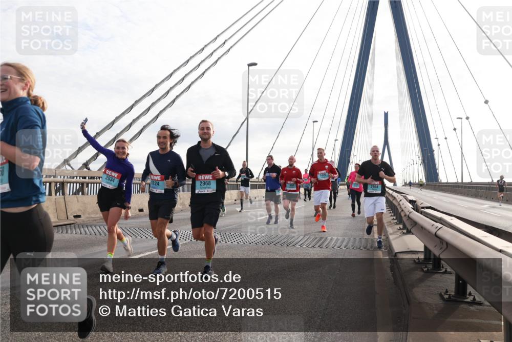 03.10.2024 - Köhlbrandbrückenlauf Matties Gatica Varas http://msf.ph/oto/7200515 03.10.2024 09:29:59 Position 2 1476, 2968, 1959, 2964, 2034, 1124 meine-sportfotos.de