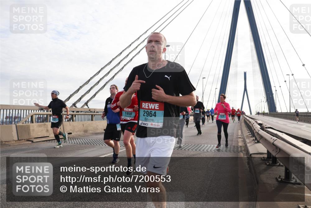 03.10.2024 - Köhlbrandbrückenlauf Matties Gatica Varas http://msf.ph/oto/7200553 03.10.2024 09:30:00 Position 2 1959, 2964, 1570 meine-sportfotos.de