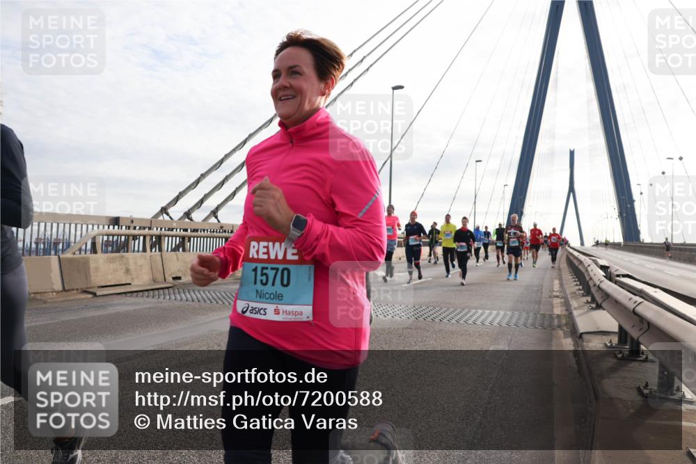 03.10.2024 - Köhlbrandbrückenlauf Matties Gatica Varas http://msf.ph/oto/7200588 03.10.2024 09:30:03 Position 2 1570 meine-sportfotos.de